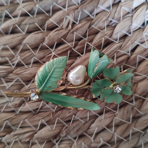 Floral Brooch pin - Picture 3 of 5